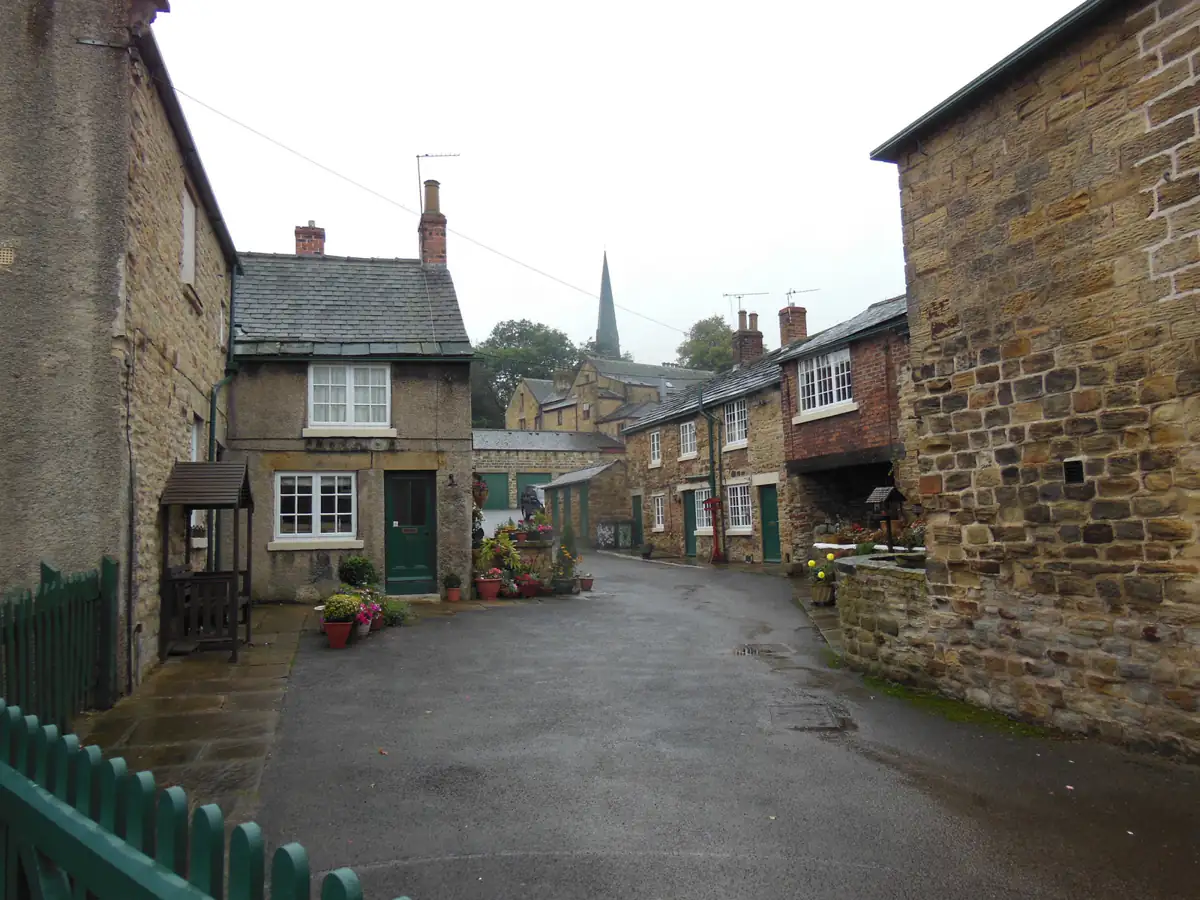 Stone cottages off Main Street in Wentworth village